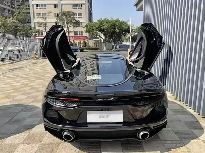 McLaren GT