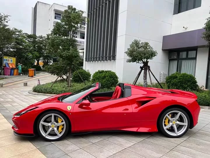 ferrari F8