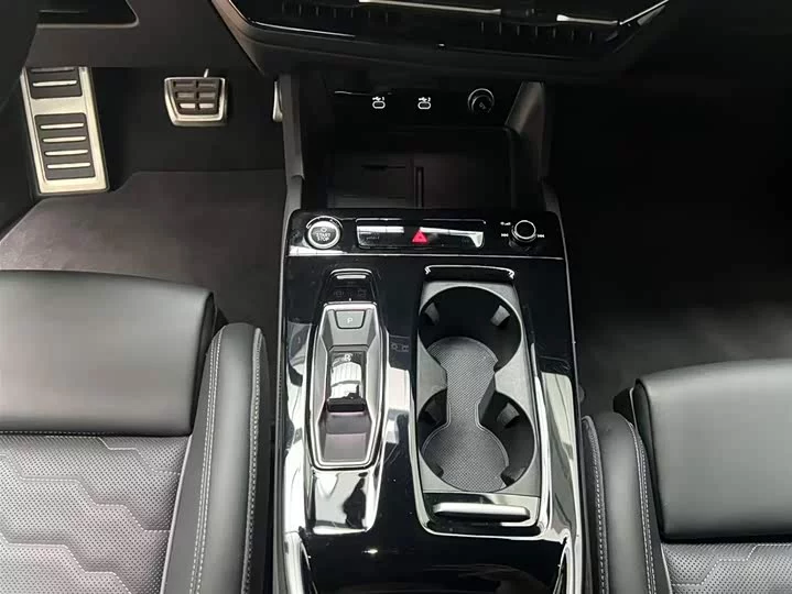 Audi Q6L e-tron