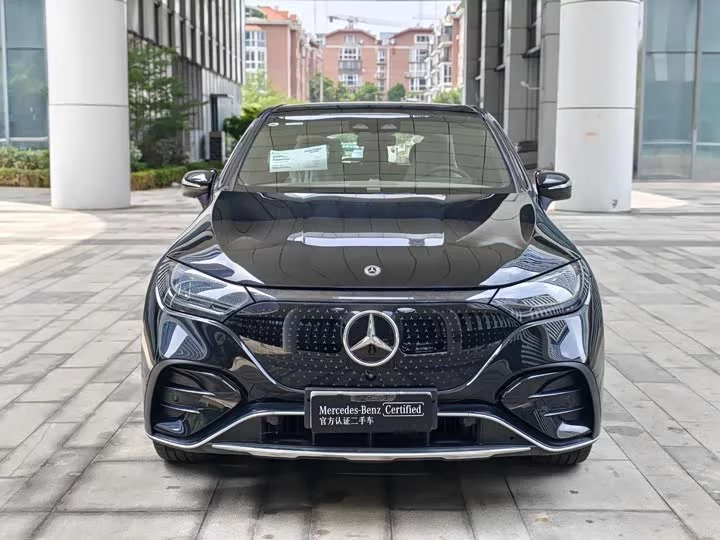 Mercedes-Benz EQE SUV