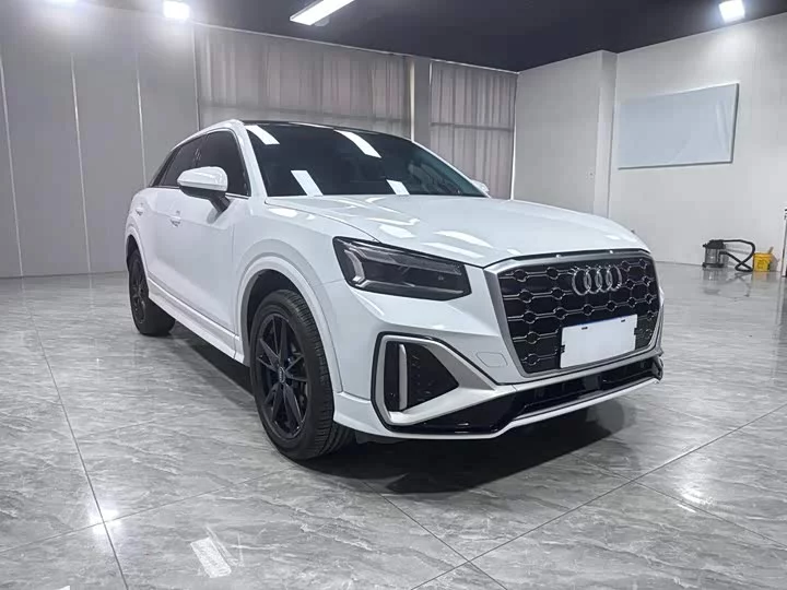Audi Q2L
