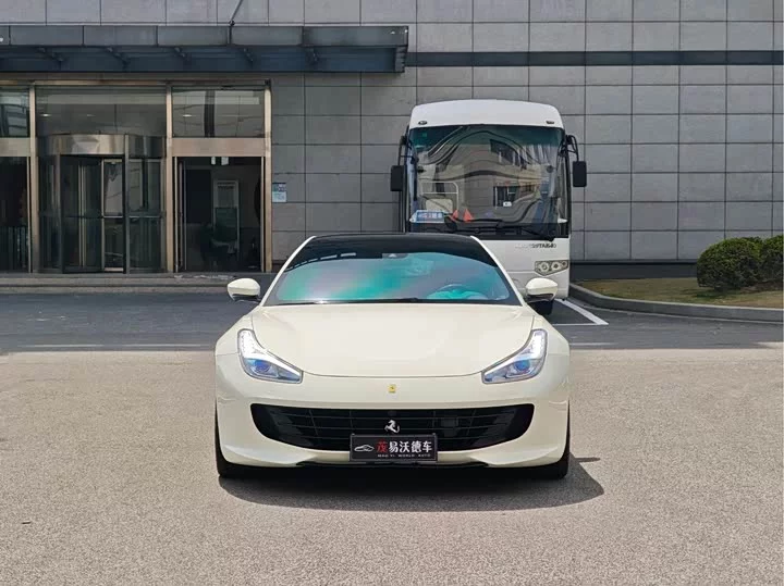 ferrari GTC4Lusso