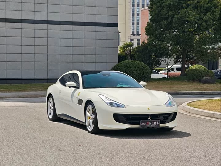 ferrari GTC4Lusso
