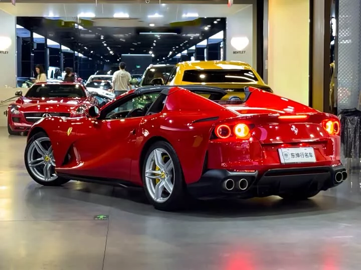 ferrari 812