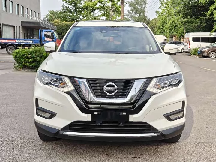 Nissan Qijun
