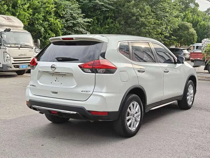 Nissan Qijun
