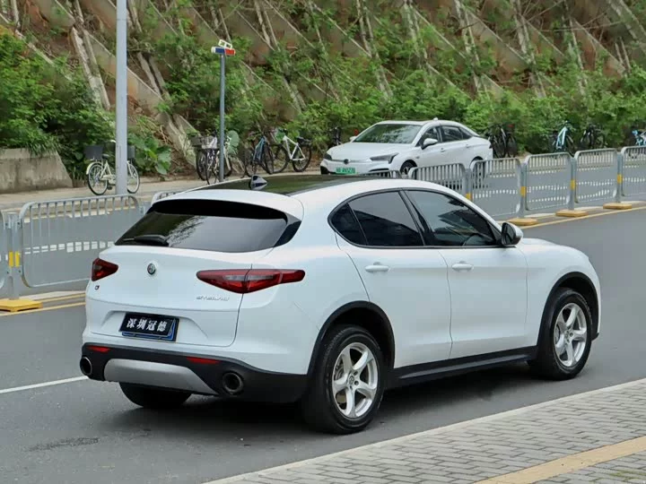 alfa romeo Stelvio