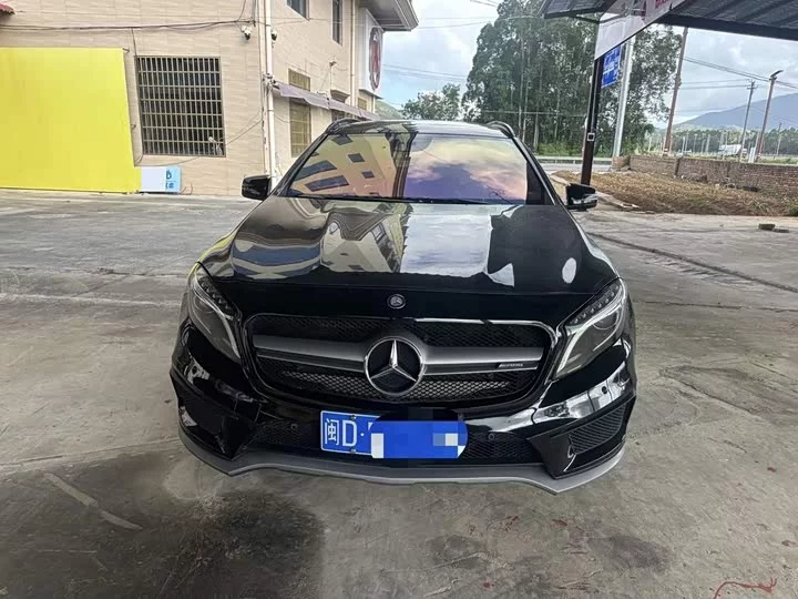 Mercedes-Benz GLA AMG