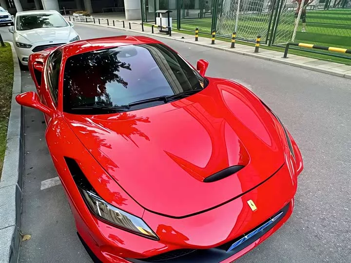 ferrari F8