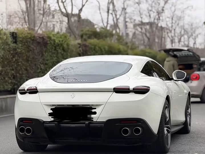 ferrari Roma