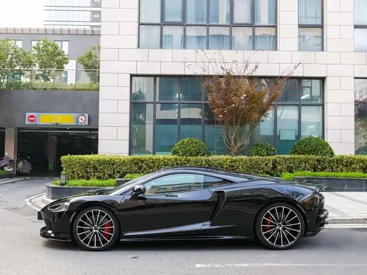 McLaren GT