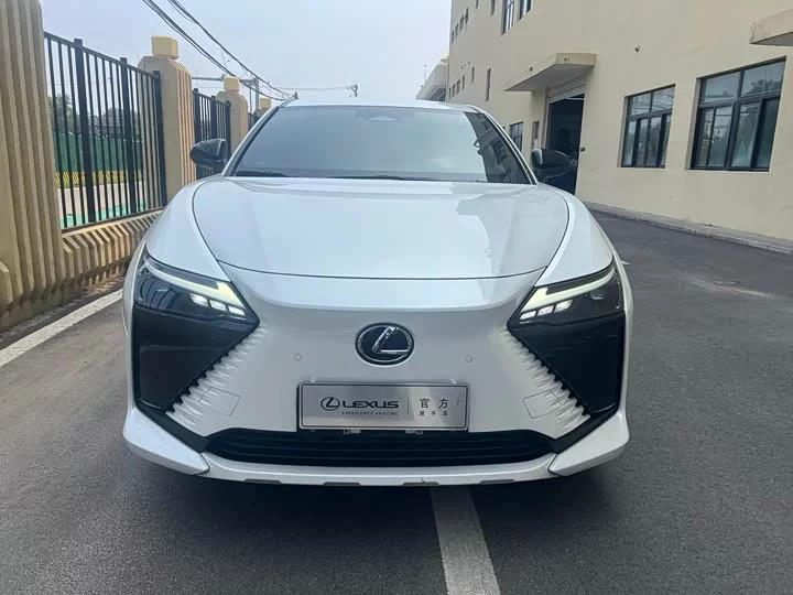 Lexus RZ