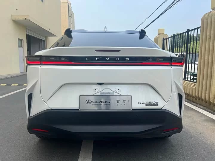 Lexus RZ