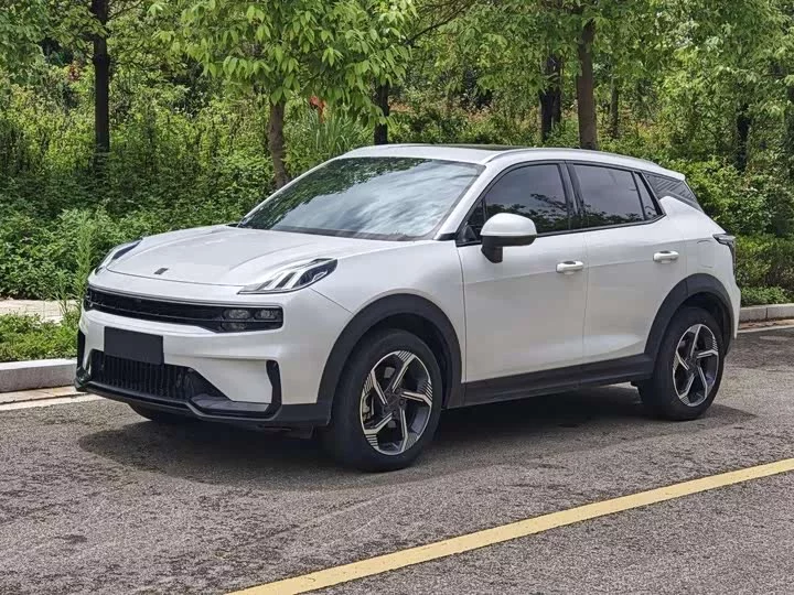Lynk & Co 06