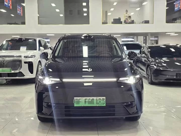 Leapmotor C16