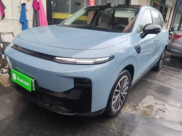 Leapmotor B10