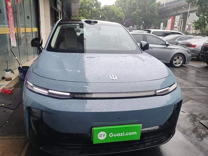 Leapmotor B10