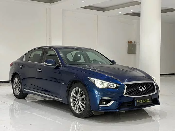 Infiniti Q50L