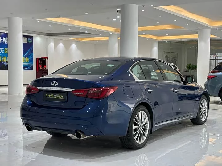 Infiniti Q50L