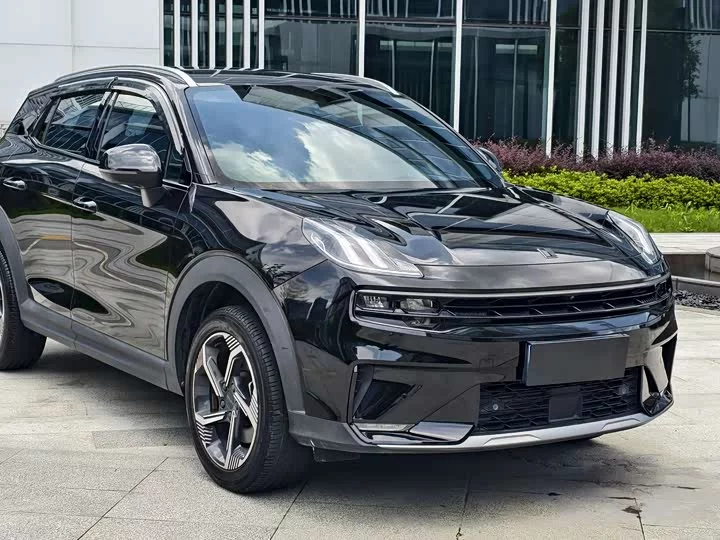 Lynk & Co 06