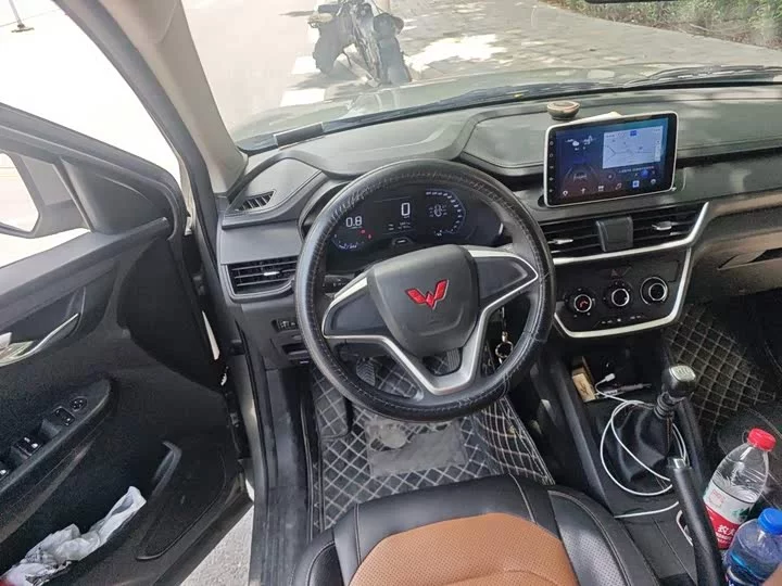 Wuling Hongguang S3