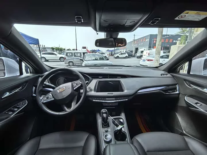 Cadillac XT4