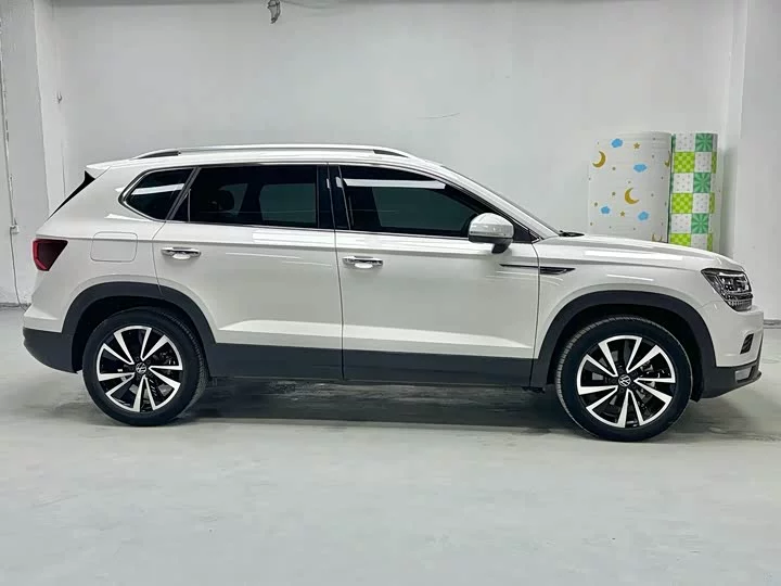 Volkswagen Tharu