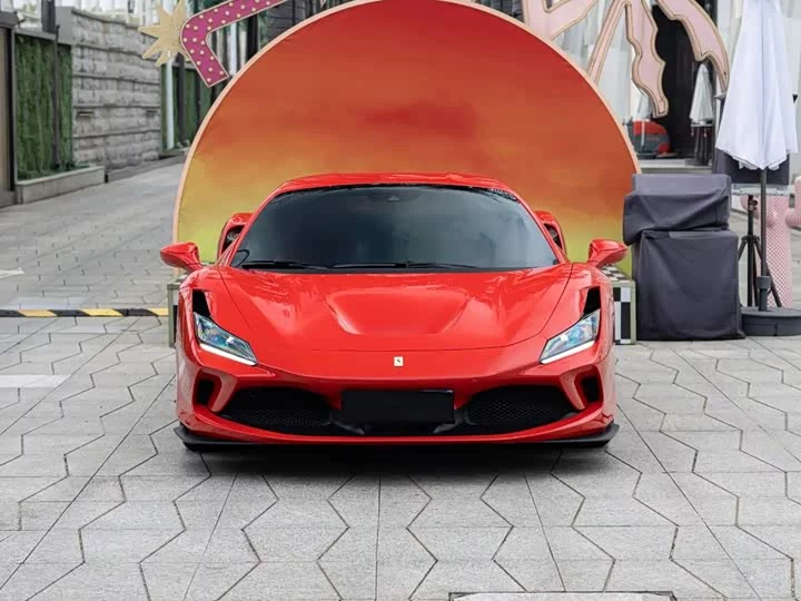 ferrari F8