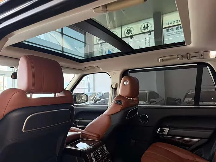 Land Rover range rover