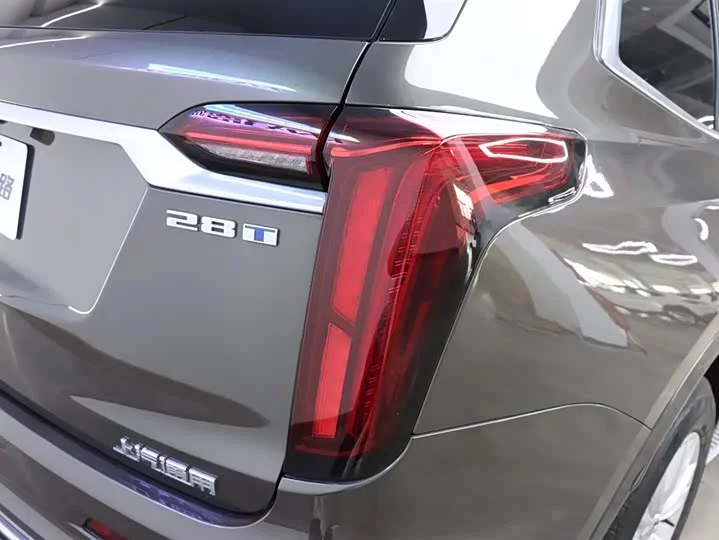 Cadillac XT6