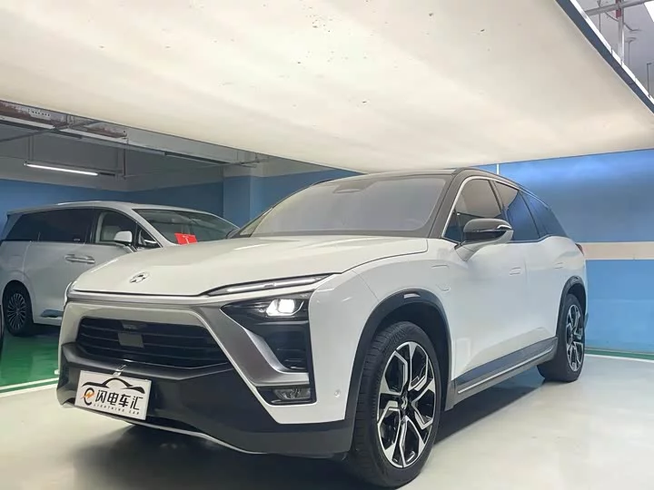 NIO ES8