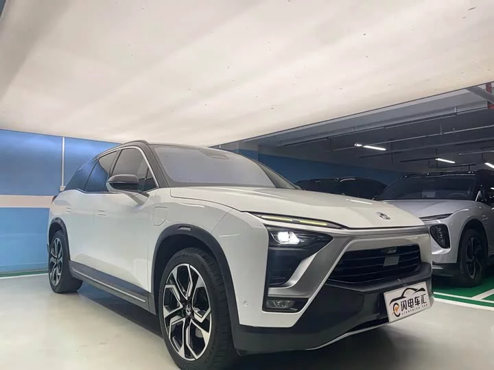 NIO ES8