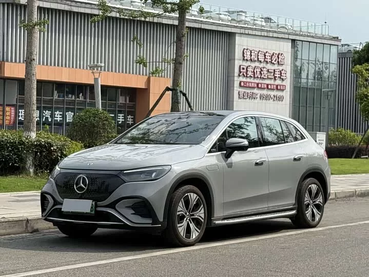 Mercedes-Benz EQE SUV