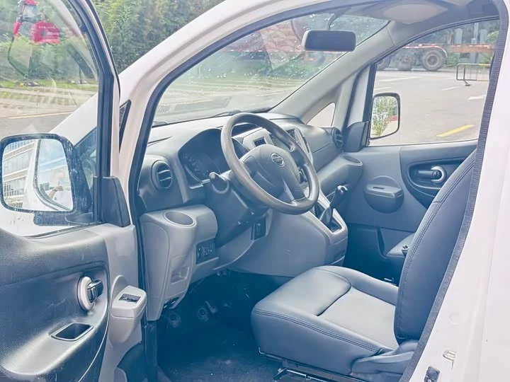 Nissan NV200