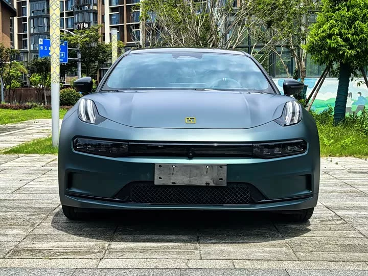 ZEEKR 001