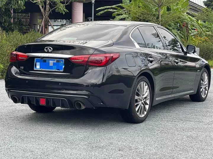 Infiniti Q50L