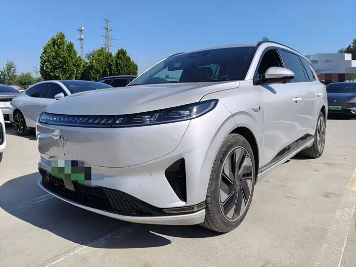 Dongfeng eπ008