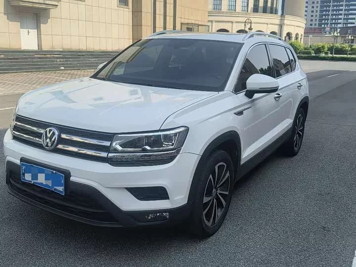 Volkswagen Tharu