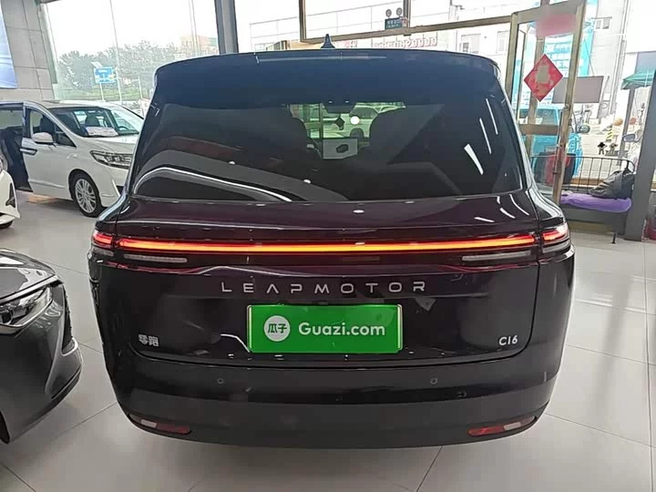 Leapmotor C16