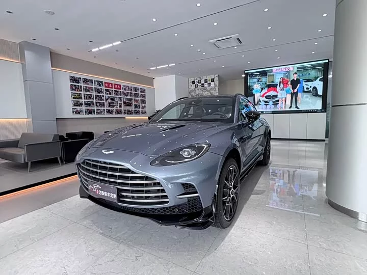 Aston Martin DBX
