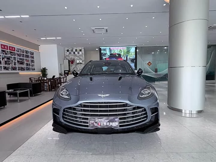Aston Martin DBX