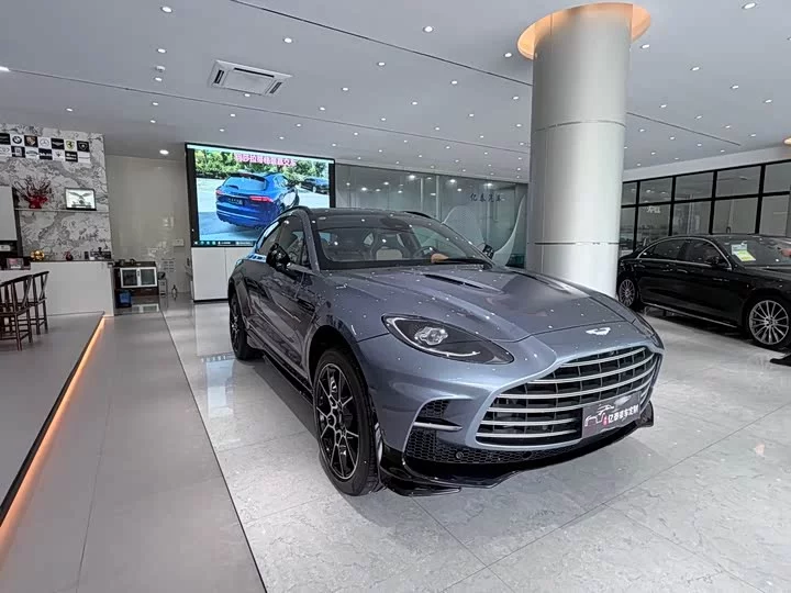 Aston Martin DBX