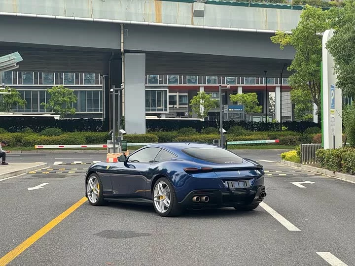 ferrari Roma