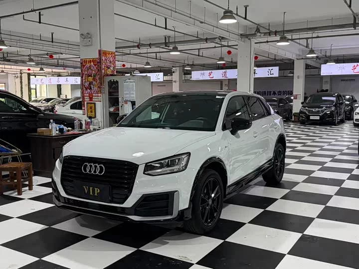 Audi Q2L