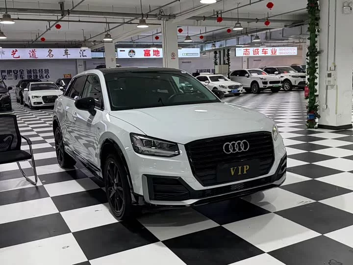 Audi Q2L