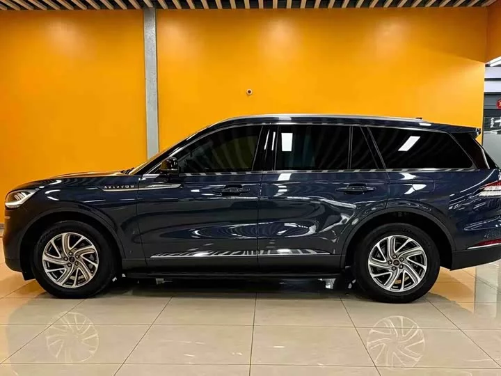 Lincoln aviator