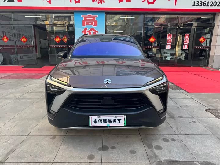 NIO ES8