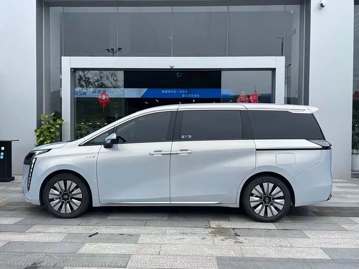 GAC Trumpchi E8 PHEV