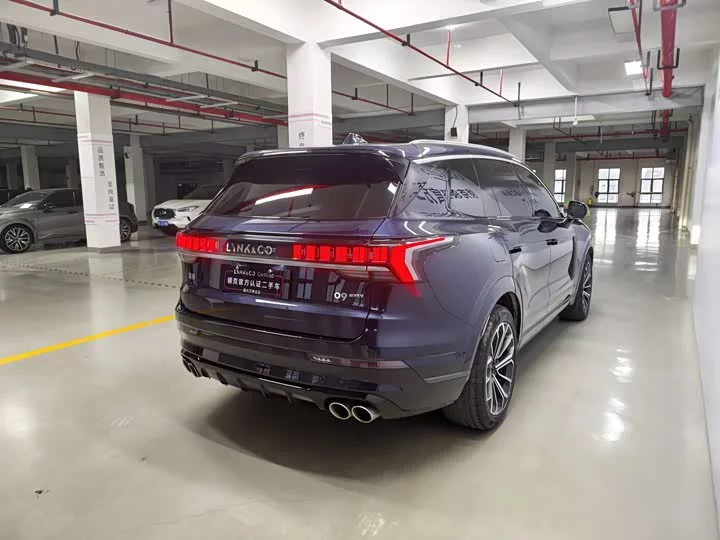 Lynk & Co 09