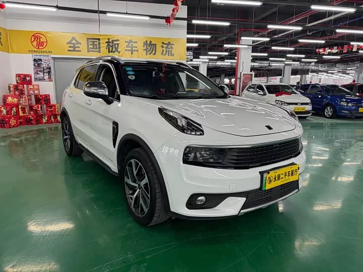 Lynk & Co 01 EM-P